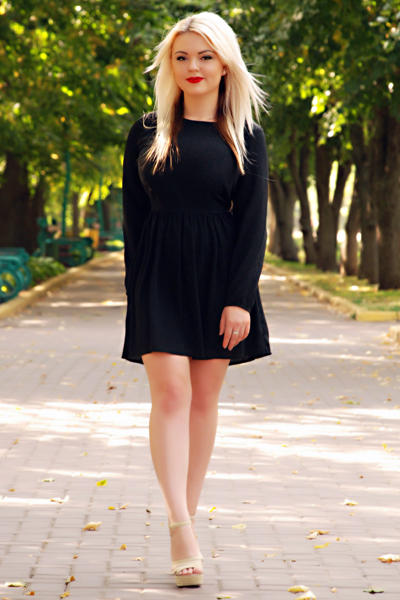 Alena 24 years old Ukraine Kirovograd (id: 245658)